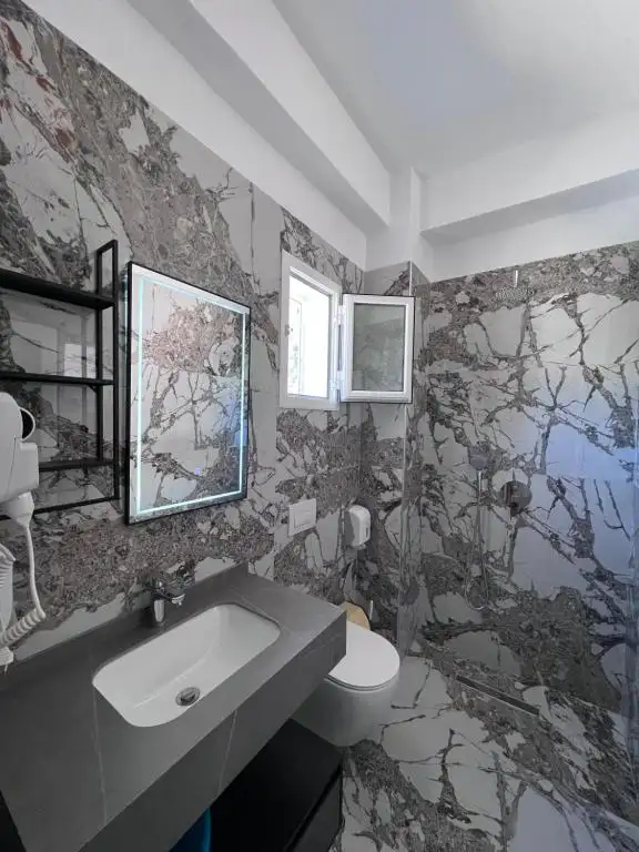 Triple Room image 3