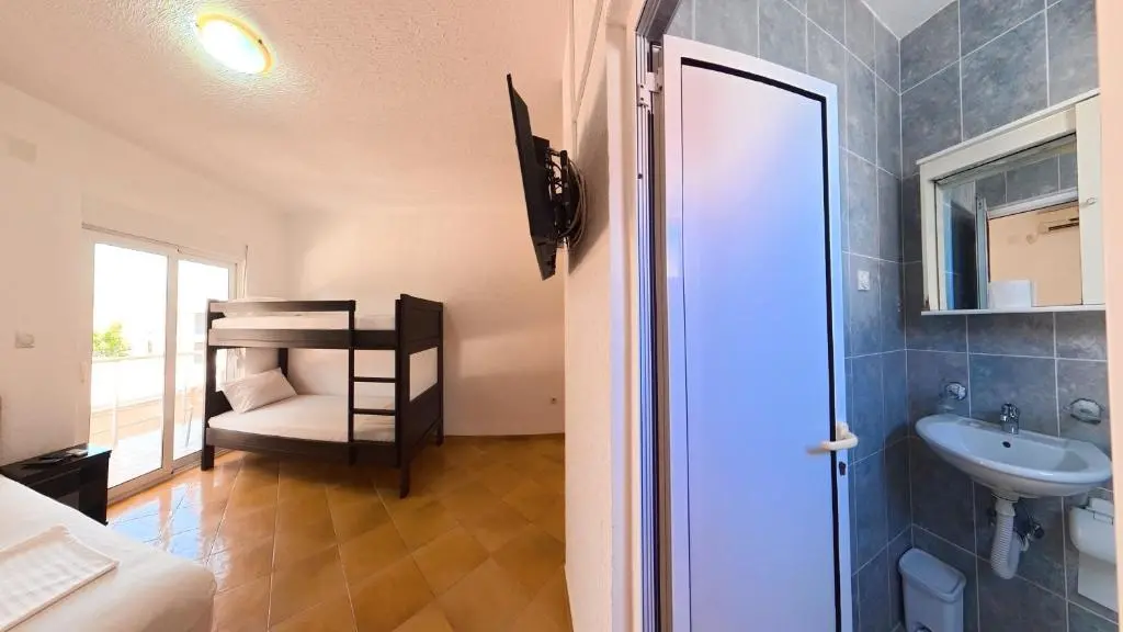 img_id_2463367.webp