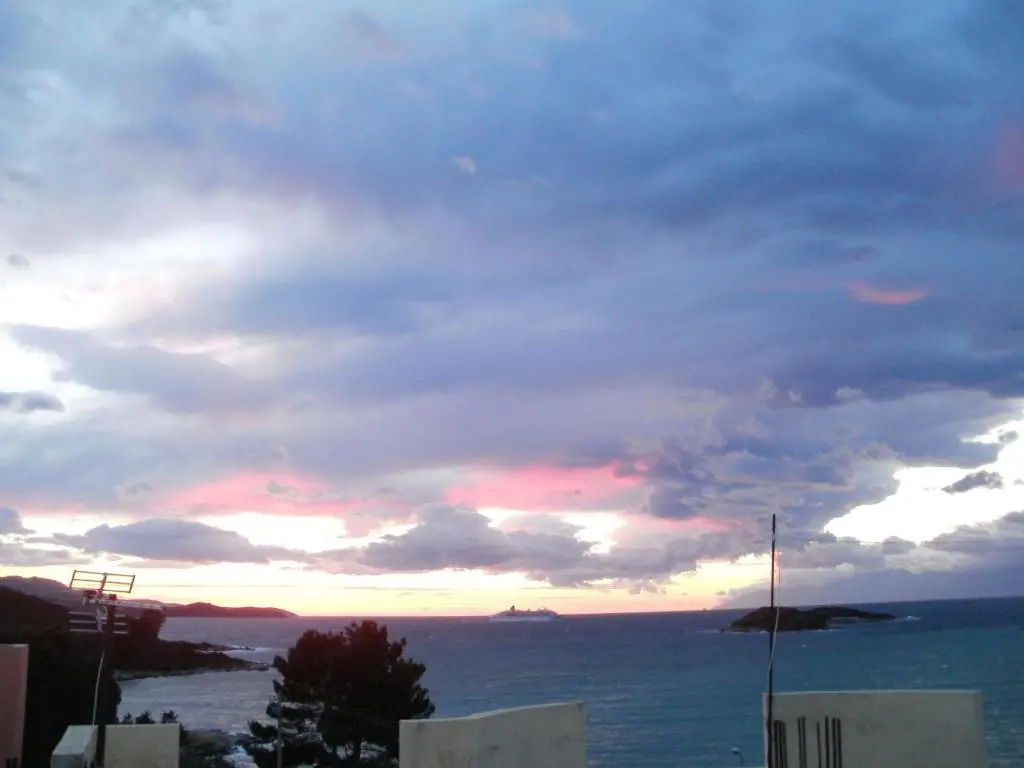 img_id_1864868.webp