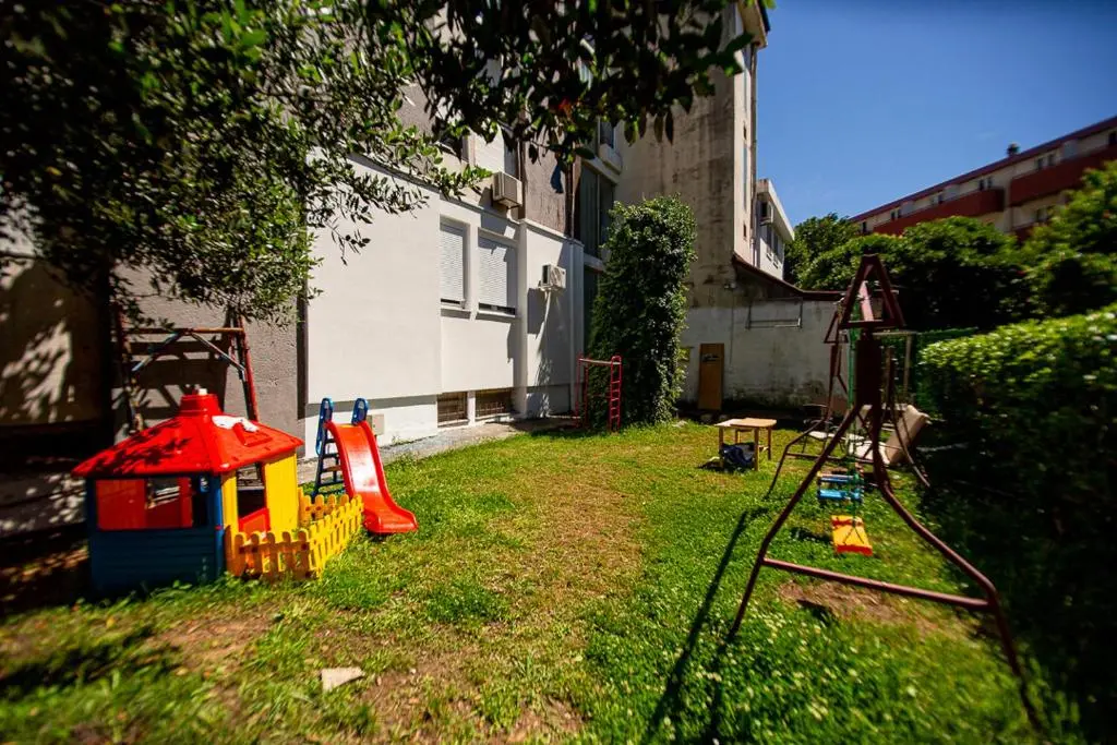 img_id_2461266.webp