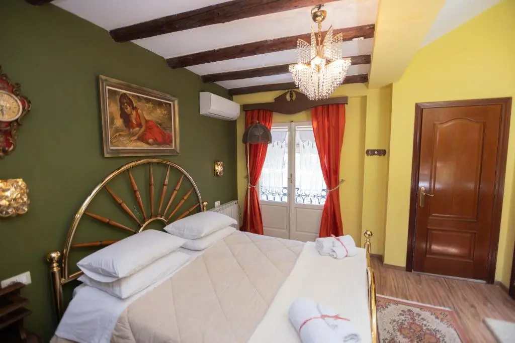 img_id_930489.webp