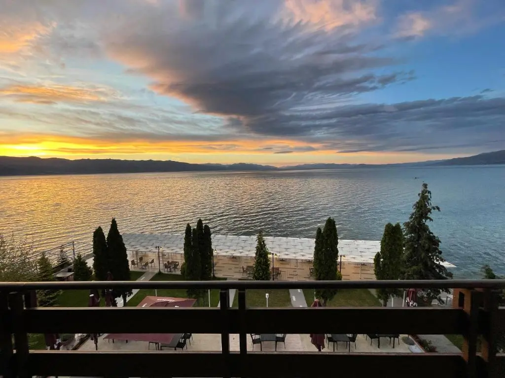 img_id_883396.webp