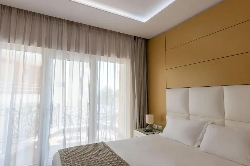 Deluxe Double Room with Sea View image 4