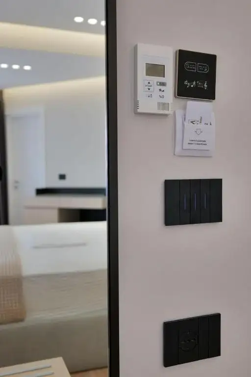 Deluxe Double Room with Sea View image 9