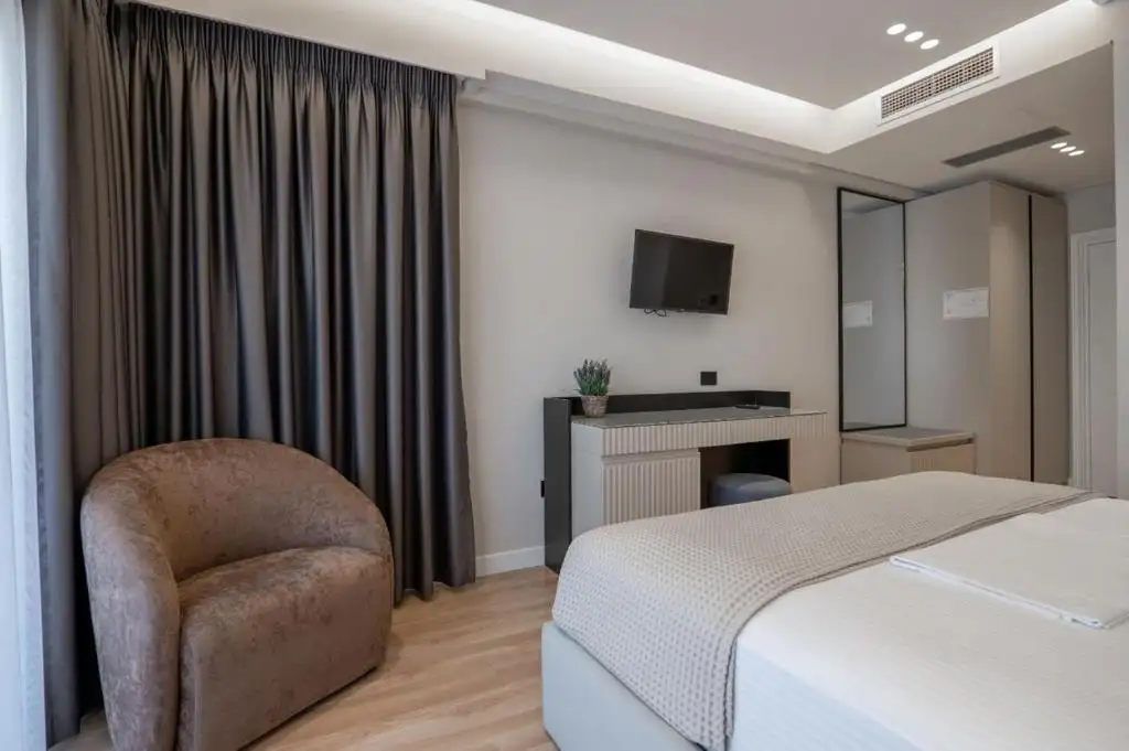 Deluxe Double Room with Sea View image 10