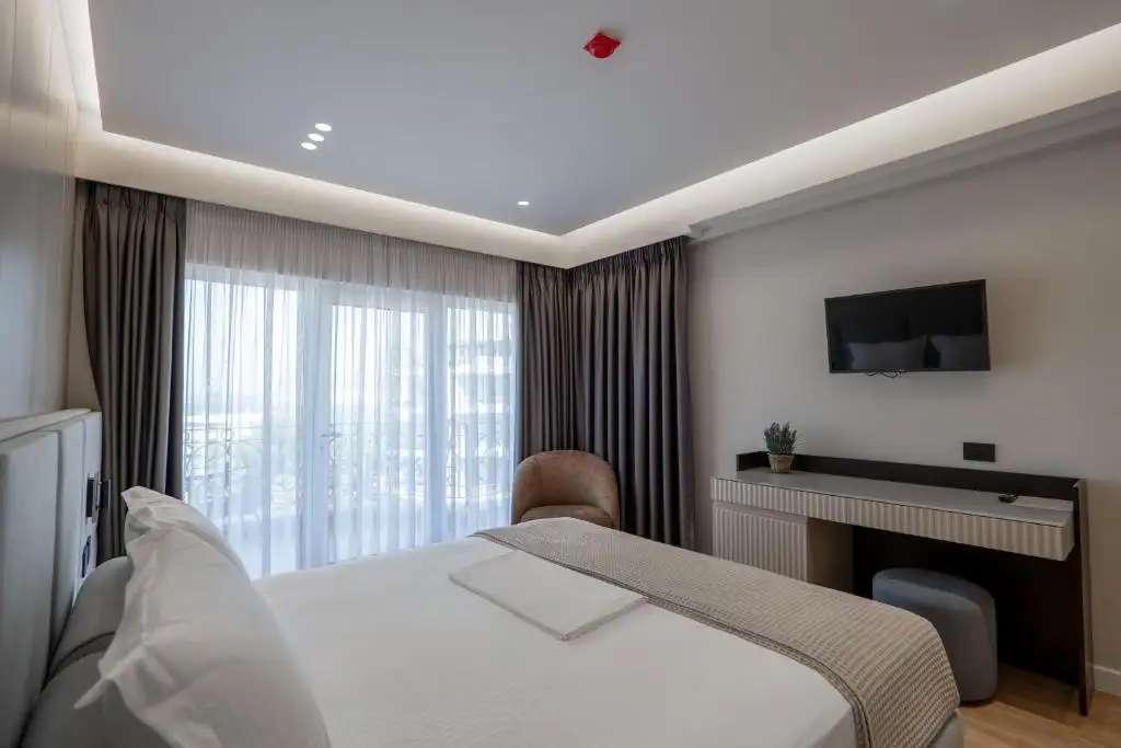 Deluxe Double Room with Sea View image 11