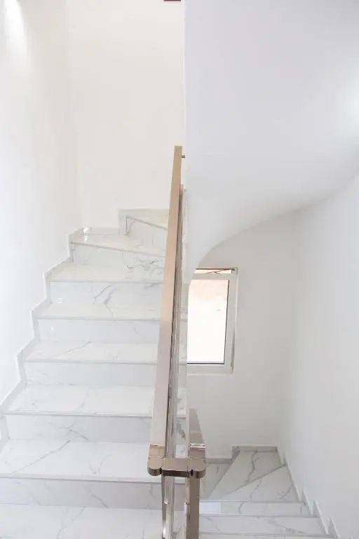 img_id_2459292.webp