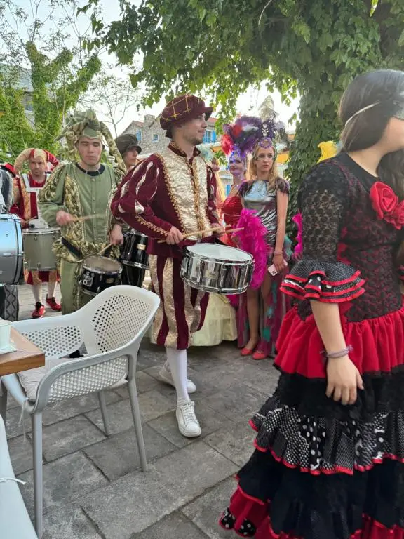 img_id_2457057.webp