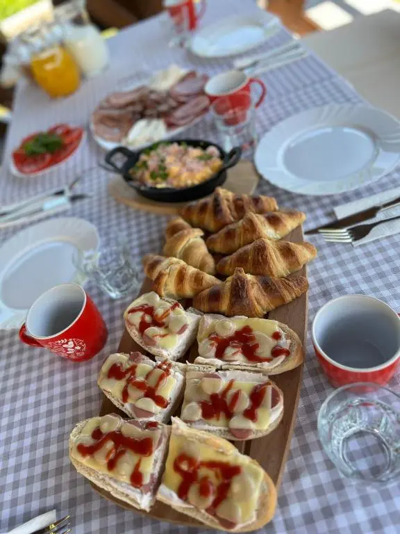 img_id_2454353.webp