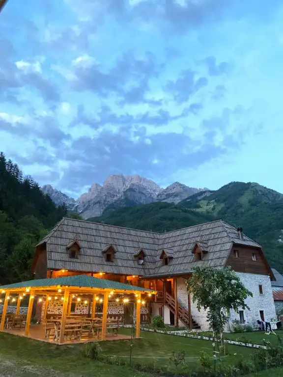 img_id_590000.webp
