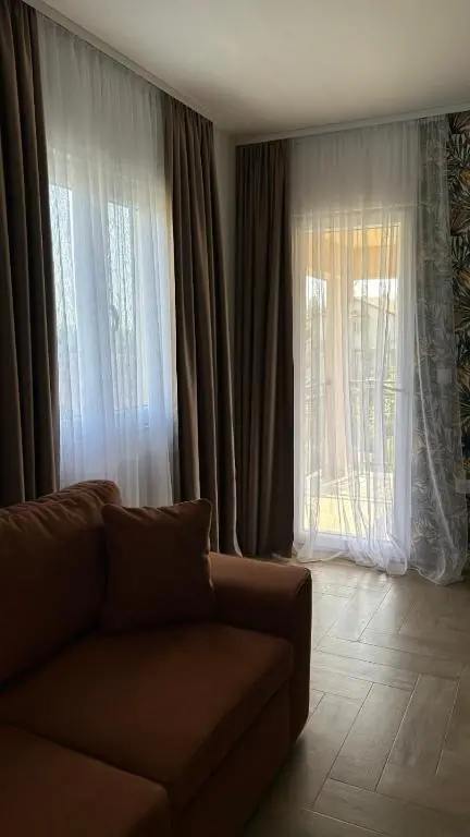 img_id_2453147.webp