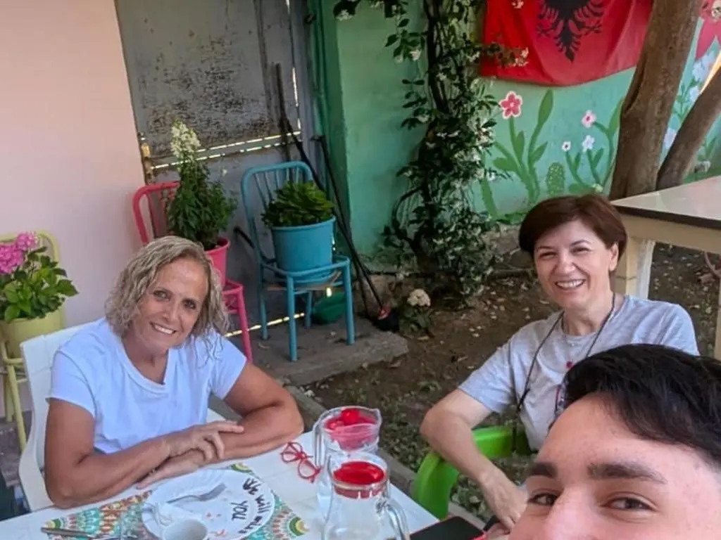 img_id_913984.webp