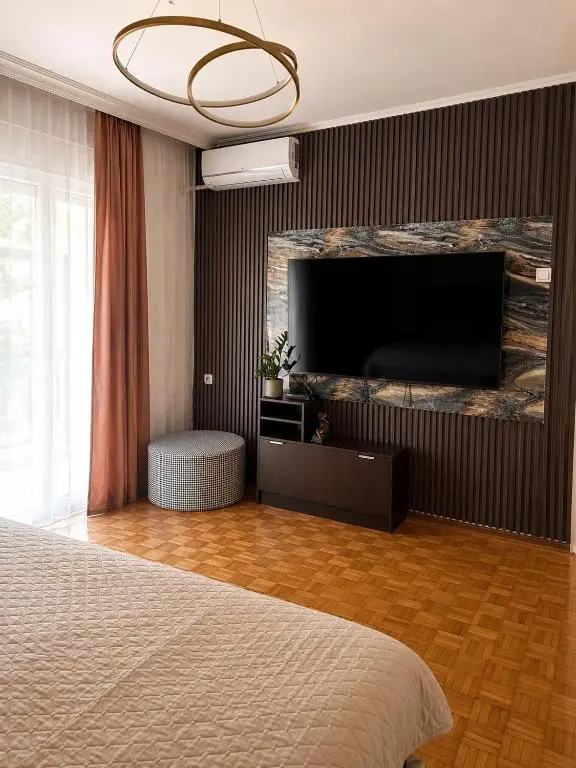 img_id_2451147.webp