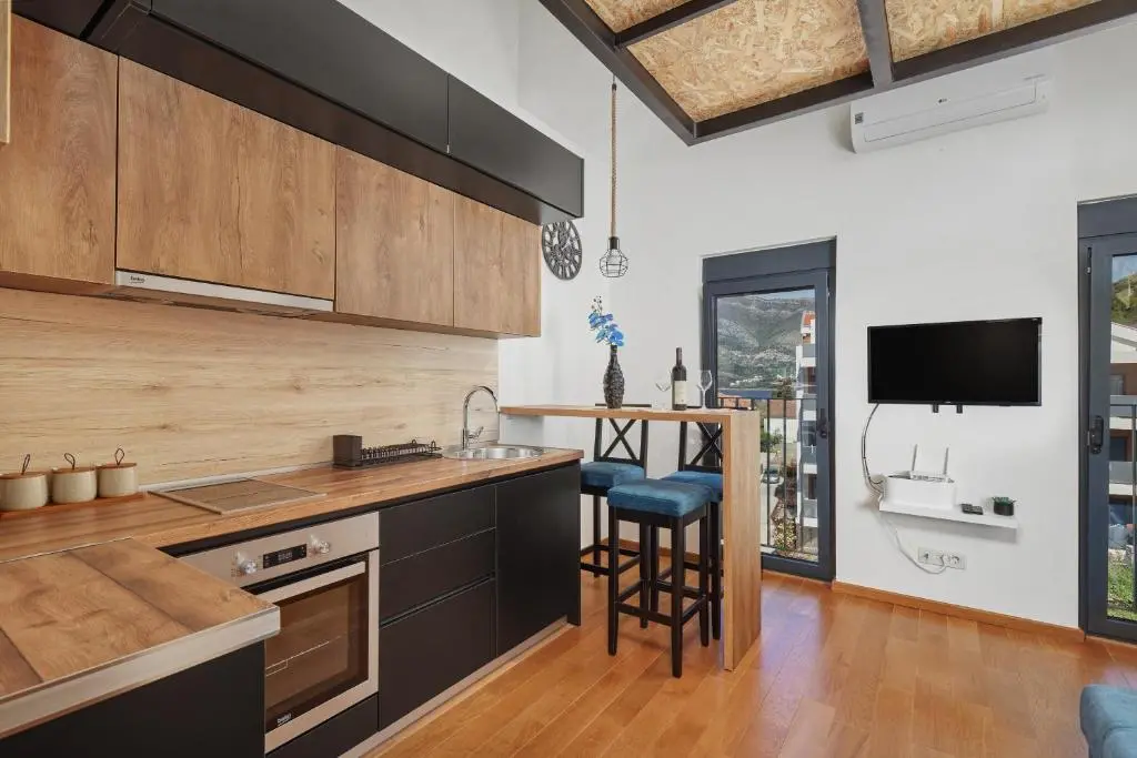 img_id_2448438.webp