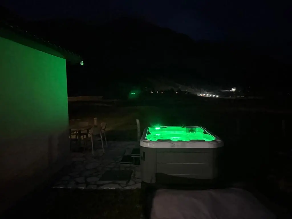 img_id_2448330.webp