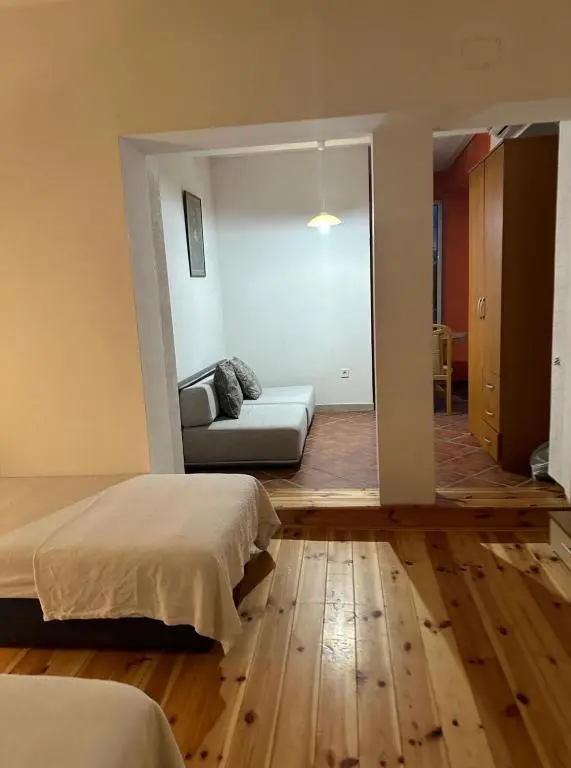 img_id_2448254.webp