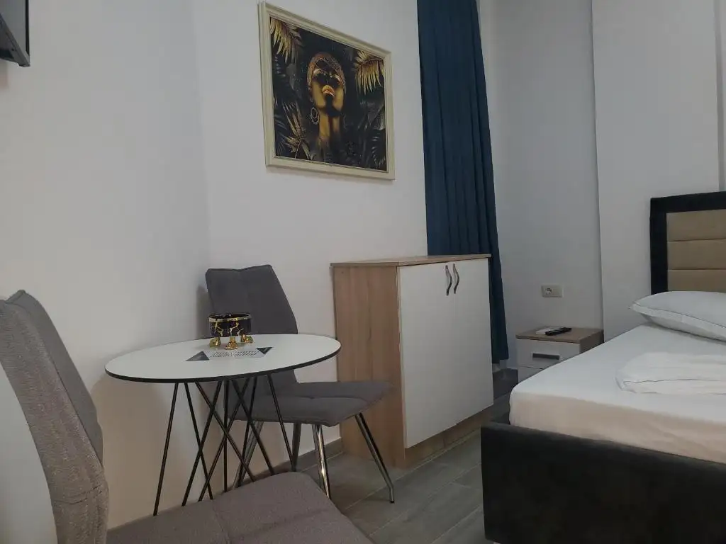 Deluxe Double Room image 2