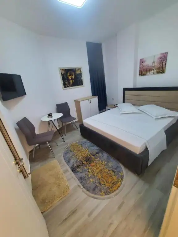 Deluxe Double Room image 3