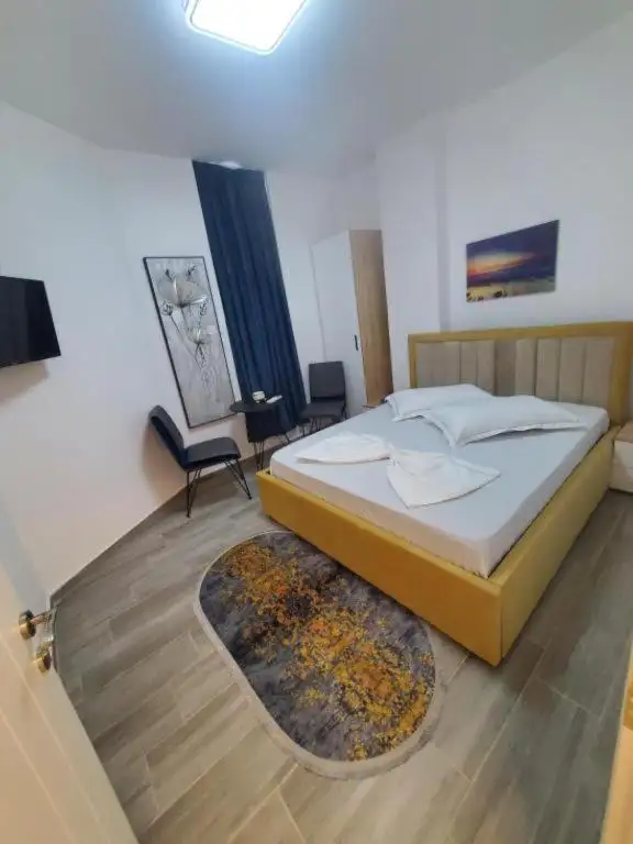 Deluxe Double Room image 7