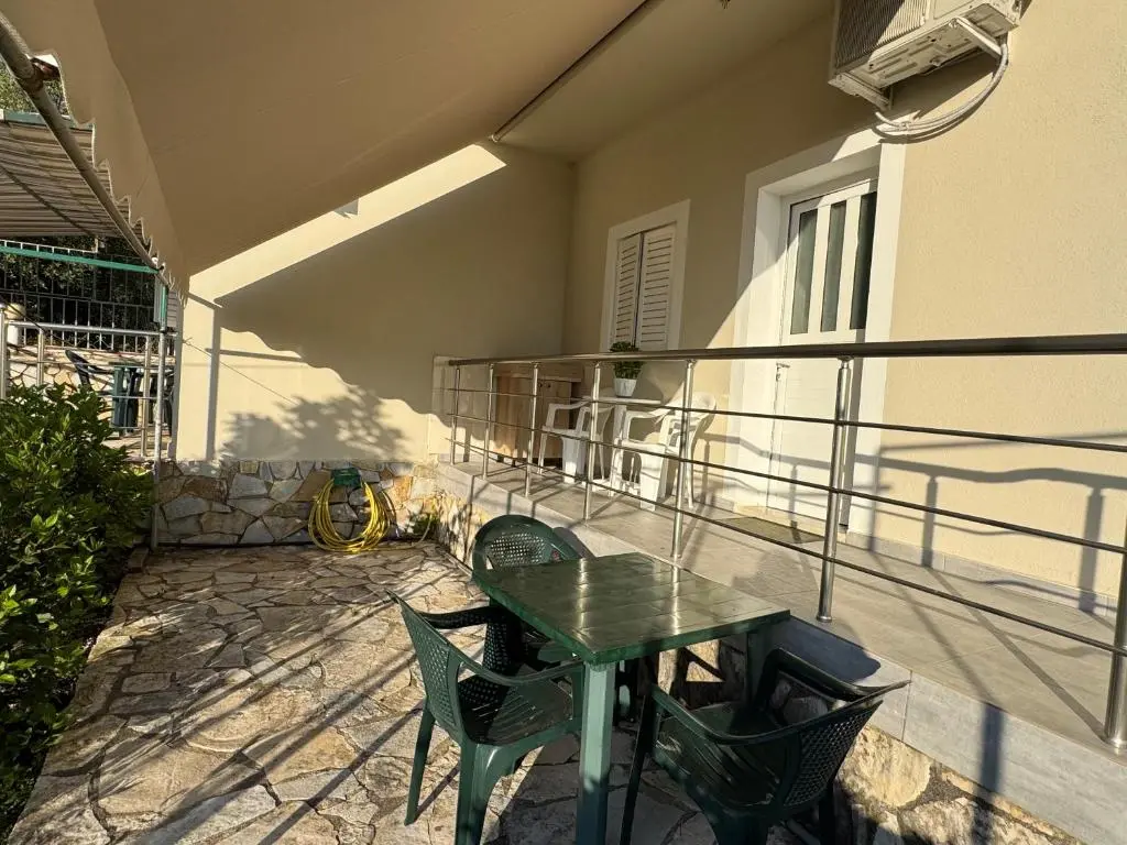 img_id_1317741.webp