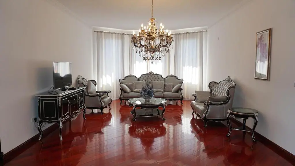 img_id_2438799.webp