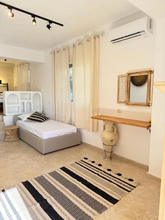 img_id_1716904.webp