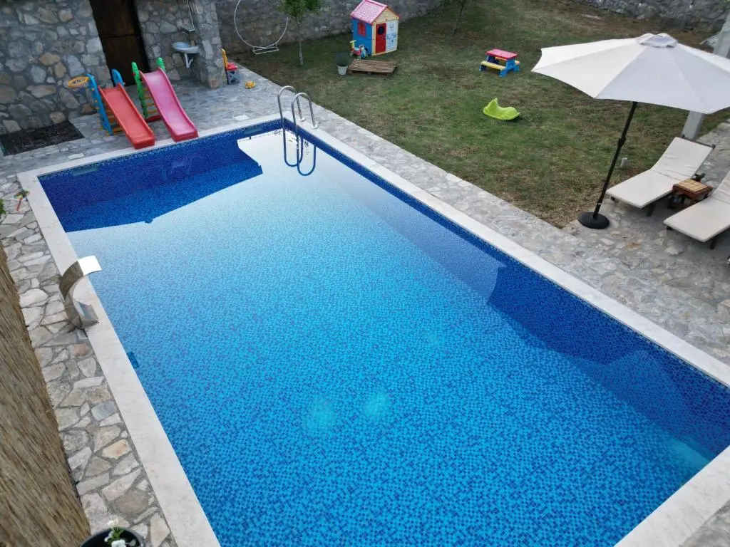 img_id_2437750.webp
