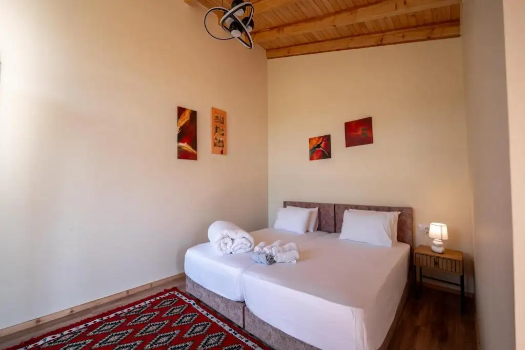 Superior Chalet image 6