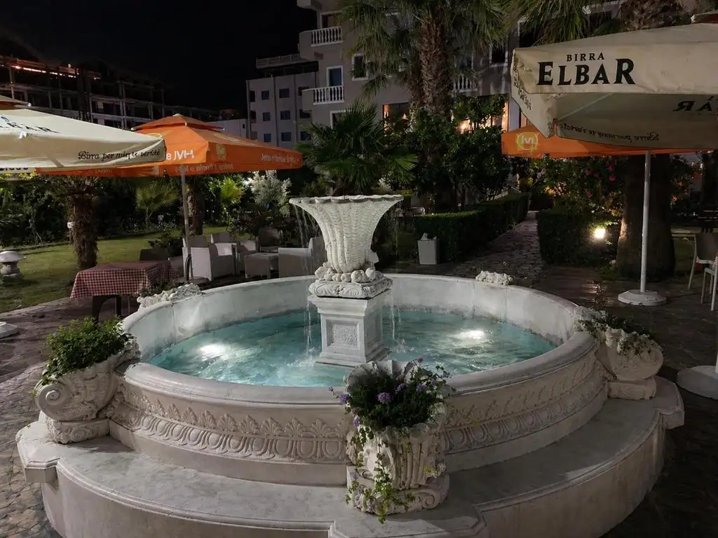img_id_704613.webp