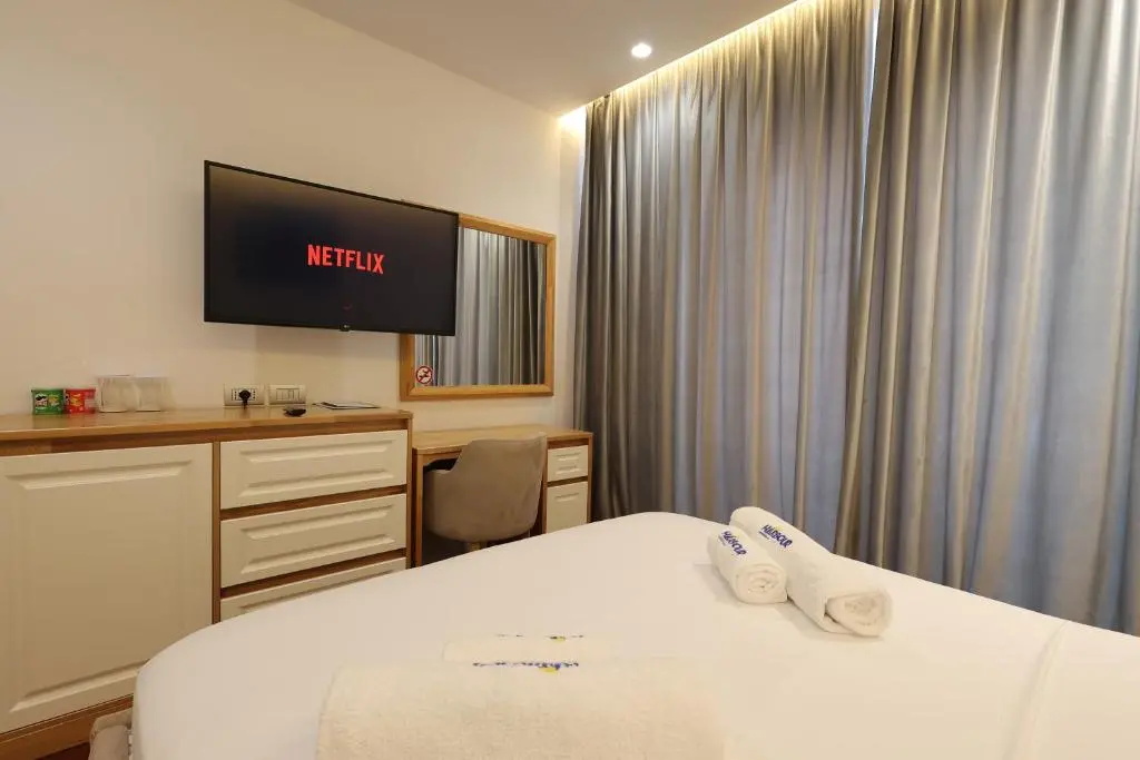 img_id_1073512.webp