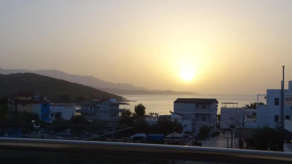 img_id_1072725.webp