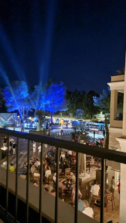 img_id_2433475.webp
