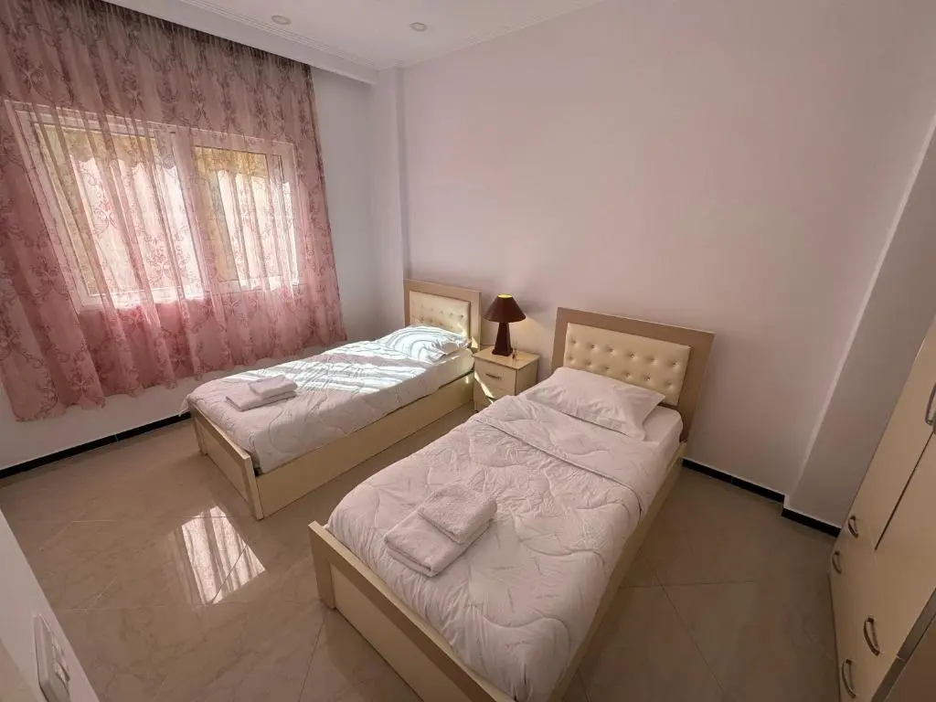 img_id_1451702.webp