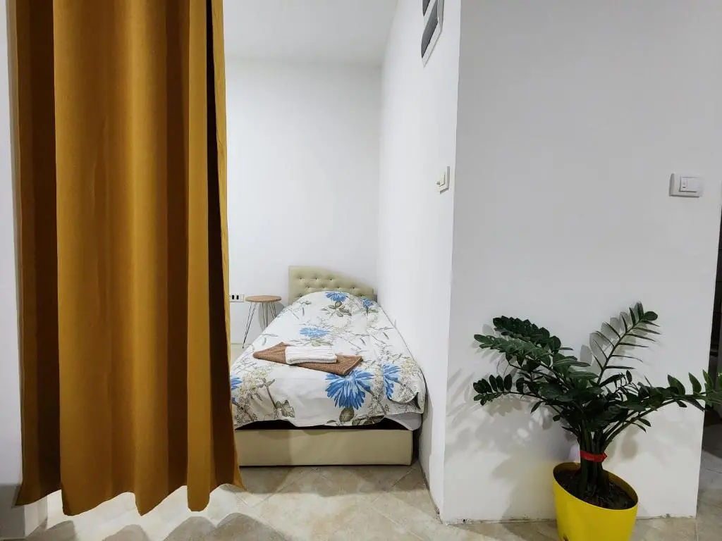 img_id_2426502.webp