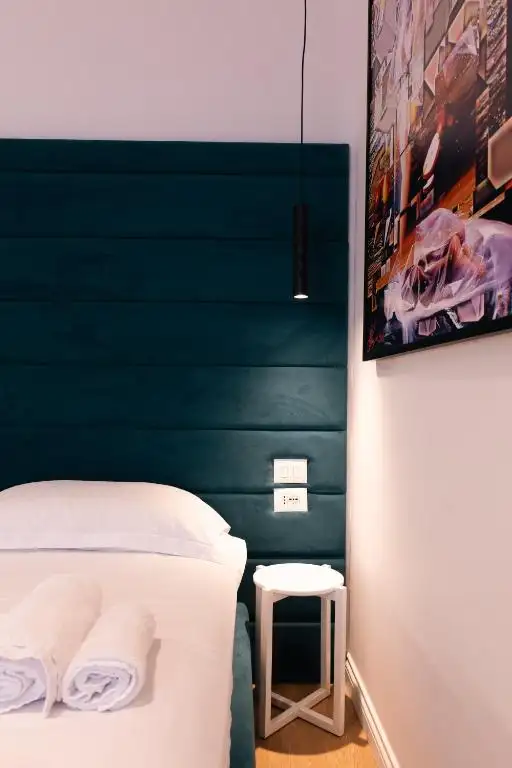 One-Bedroom Apartment image 9