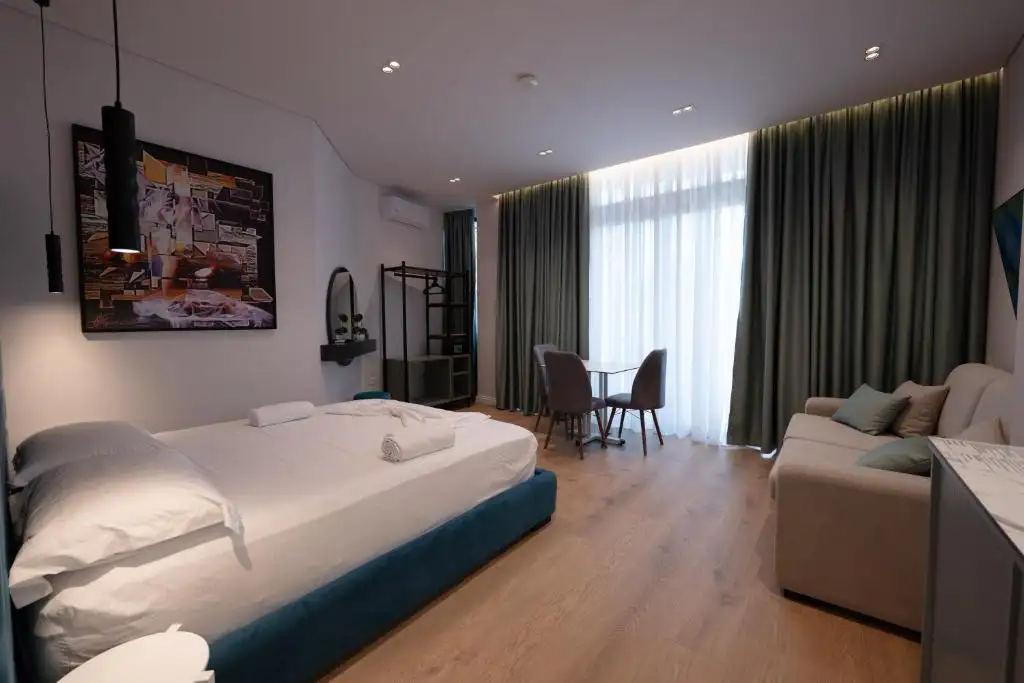 One-Bedroom Apartment image 22