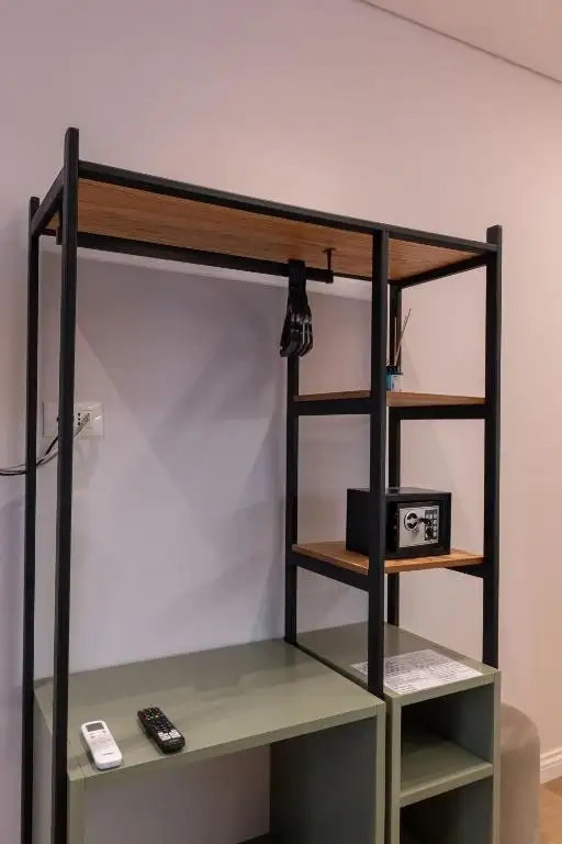 One-Bedroom Apartment image 9