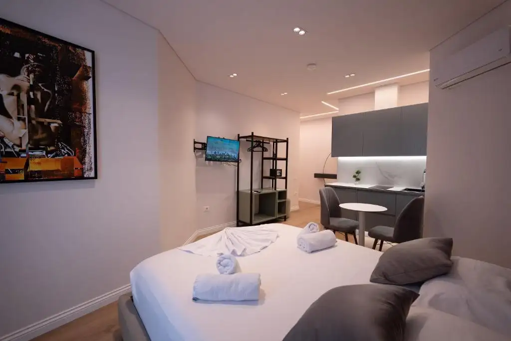 One-Bedroom Apartment image 5