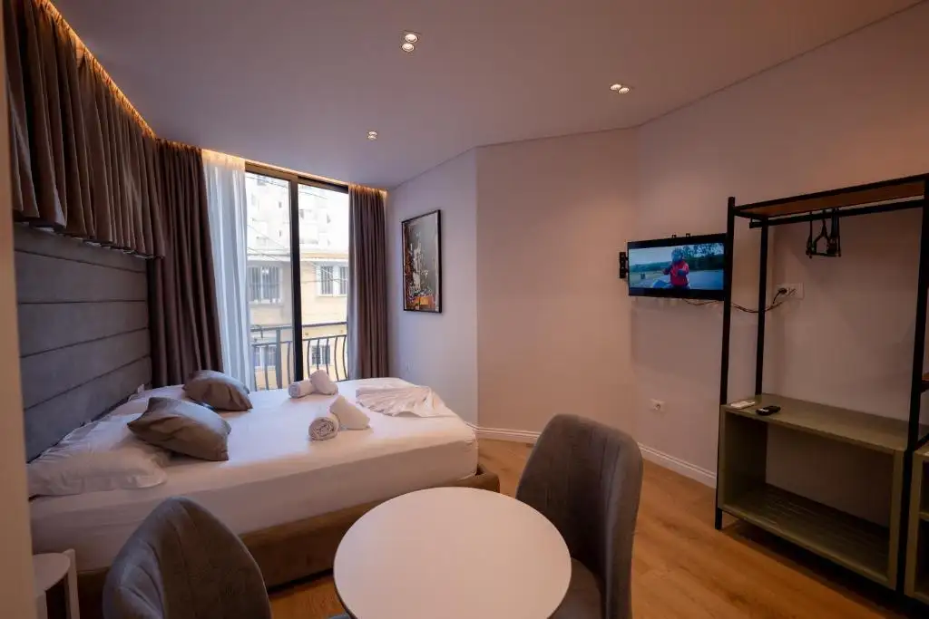 One-Bedroom Apartment image 14