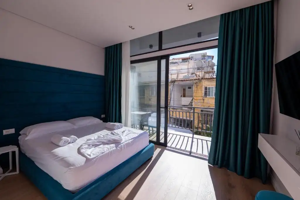 One-Bedroom Apartment image 8