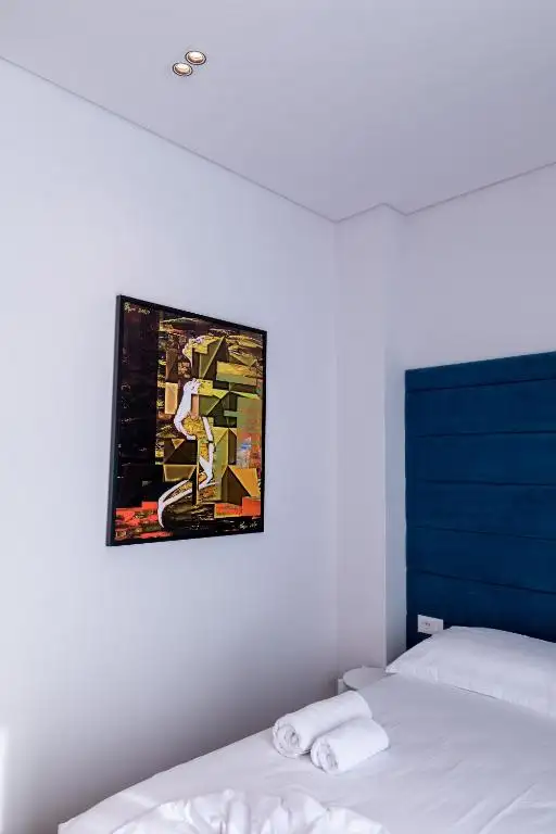 One-Bedroom Apartment image 7