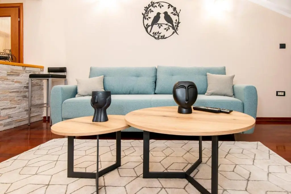 img_id_2425084.webp