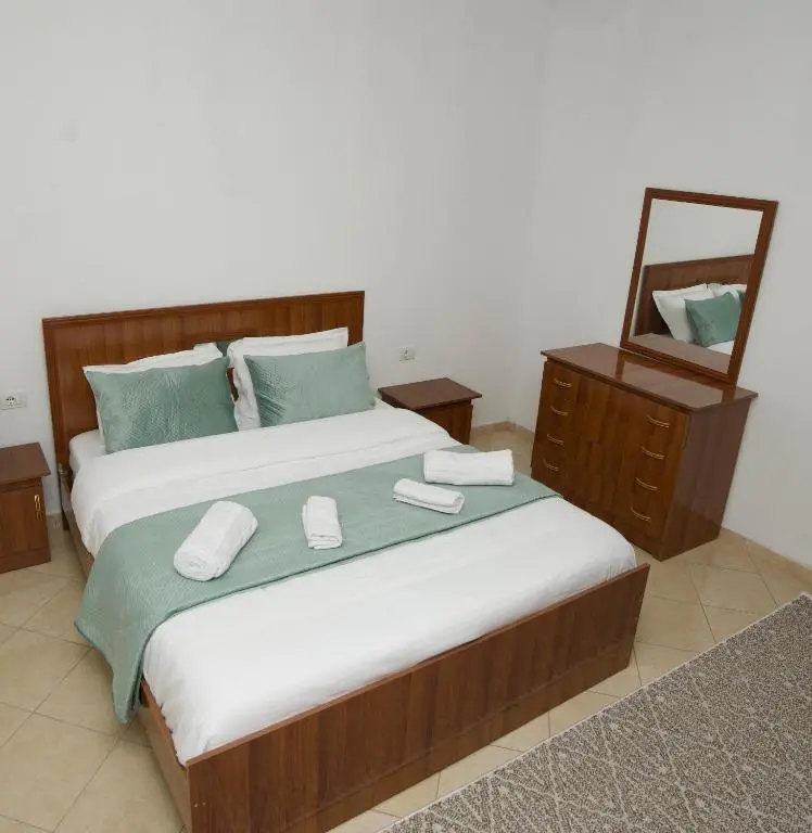 img_id_1704003.webp
