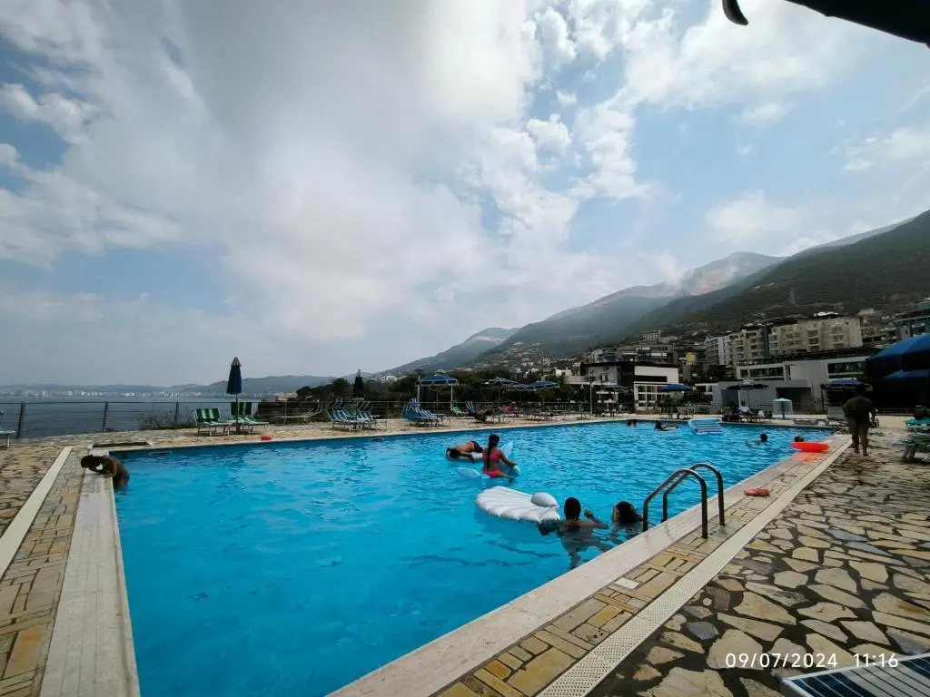 img_id_1649848.webp