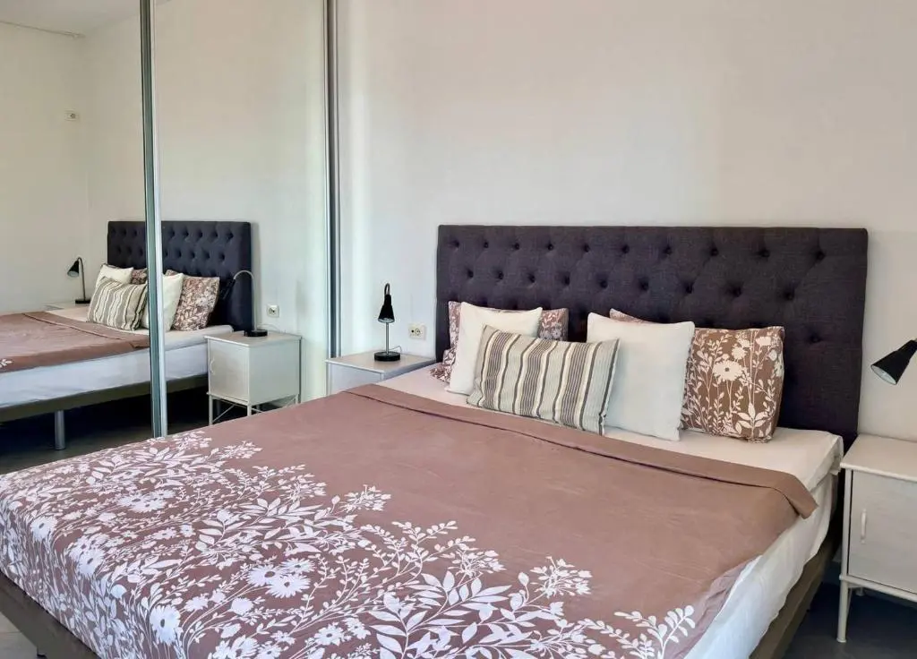 img_id_1865222.webp