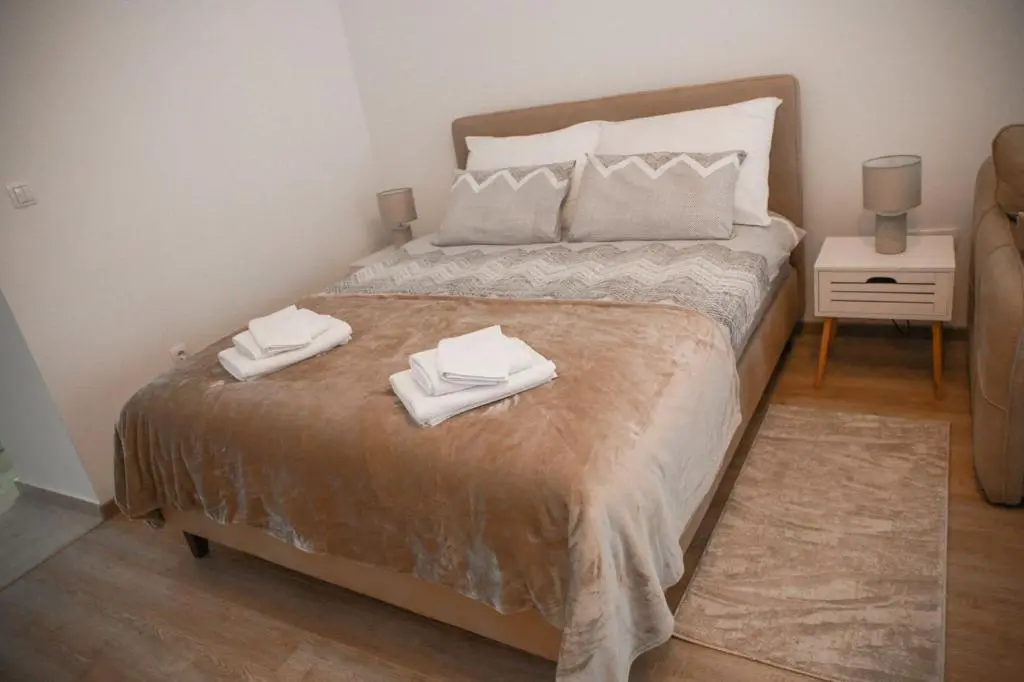 img_id_2420847.webp
