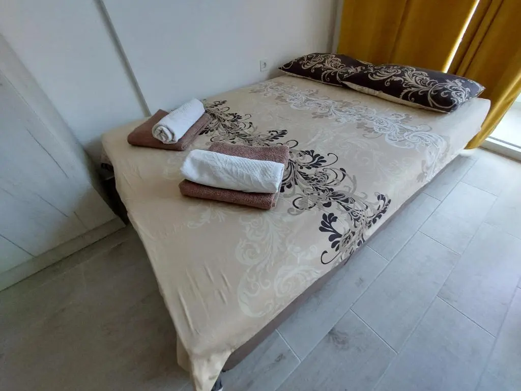 img_id_2418565.webp