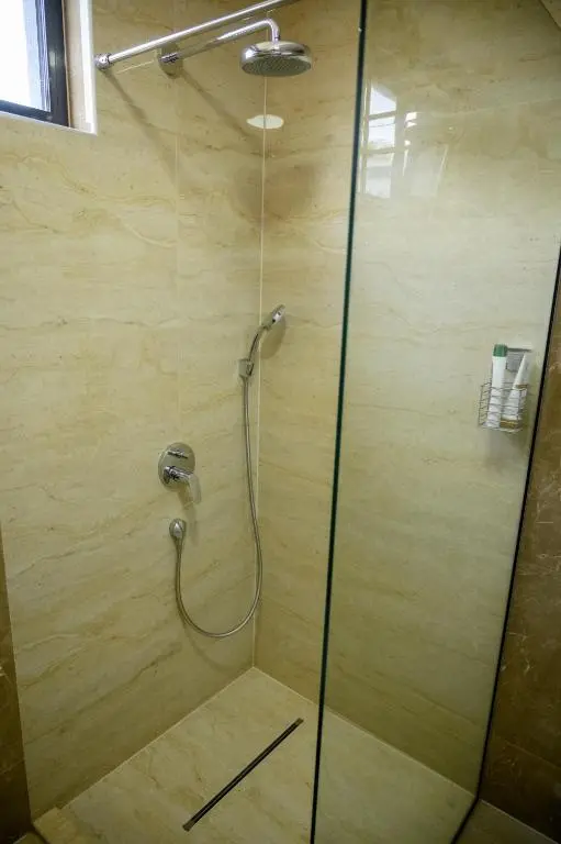 img_id_2416051.webp