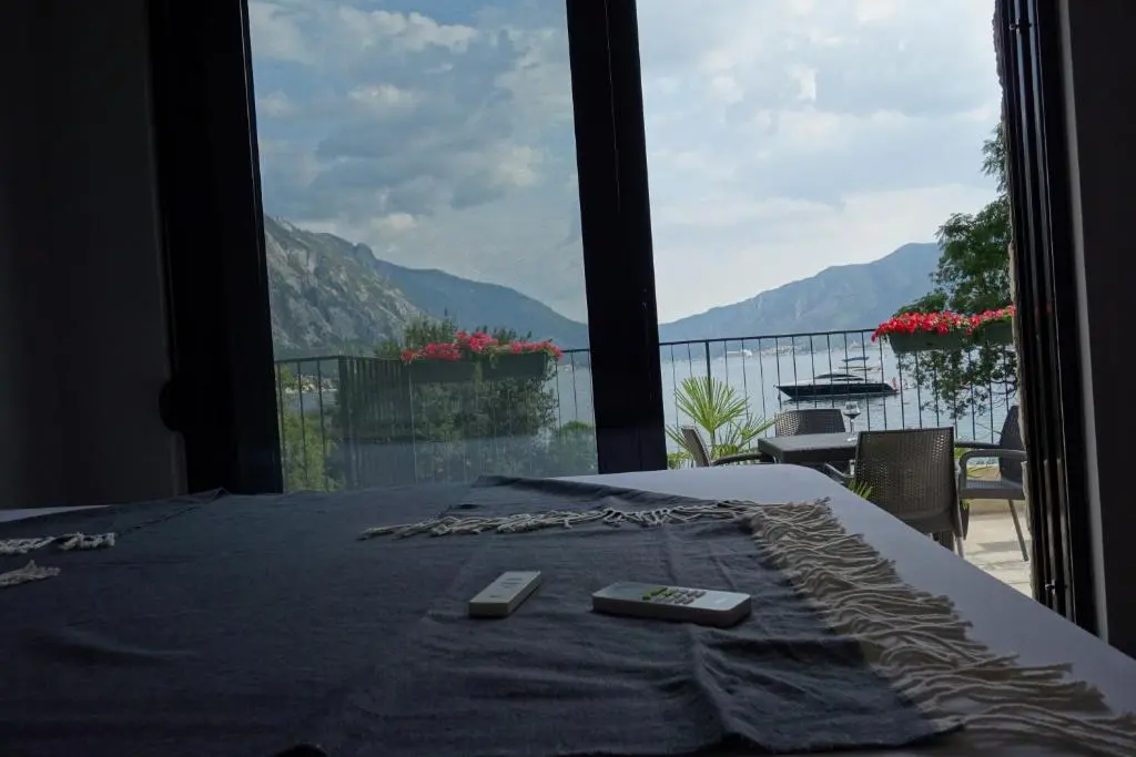 img_id_2413313.webp