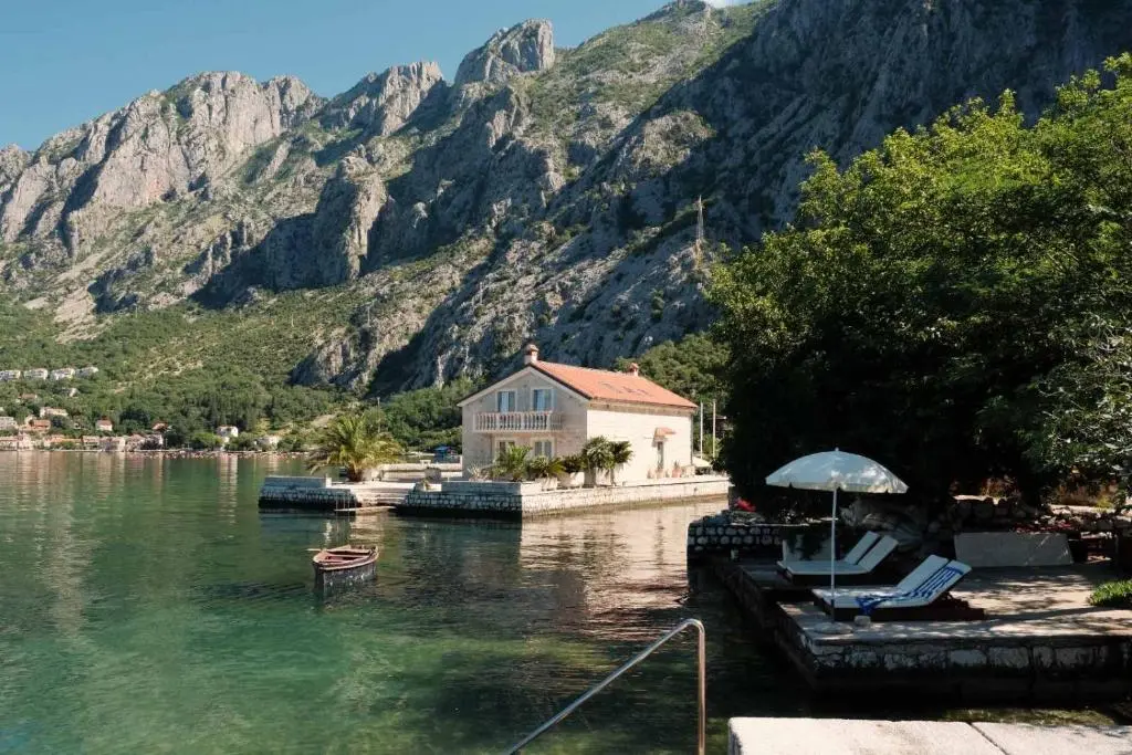 img_id_2412862.webp